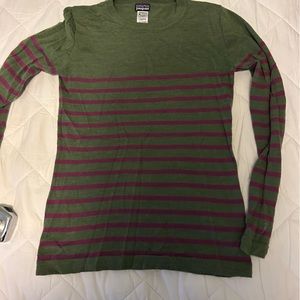 Patagonia 100% Merino Wool Sweater Crew Neck Green Pink Stripe Womens Size S